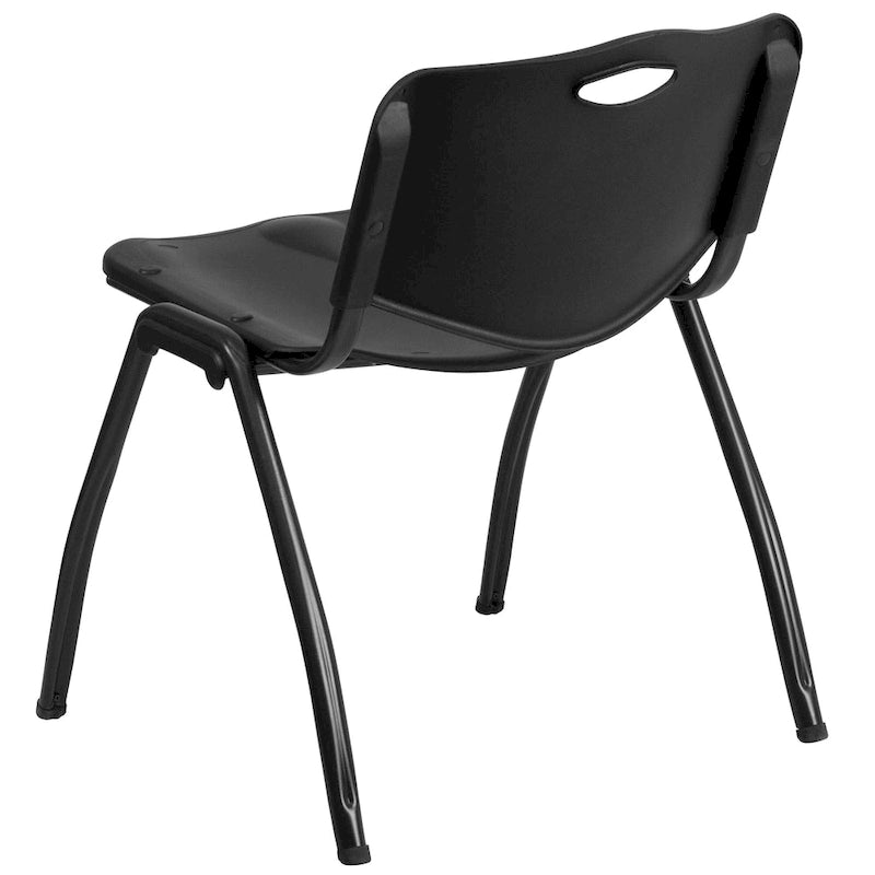 Chaise empilable industrielle en plastique de 880 lb avec poignée de transport