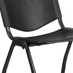 Chaise empilable industrielle en plastique de 880 lb avec poignée de transport