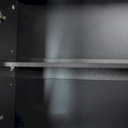 Grand placard de cuisine avec portes vitrées